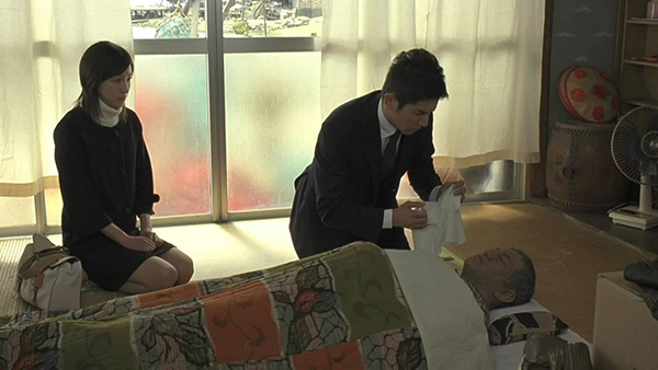 人死後為什麼要用布蓋住臉?真不是迷信