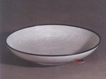 北宋定窯白釉印雲龍紋盤 北宋定窯白釉印雲龍紋盤