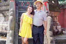 2013年8月，與妻子在湖北省十堰市武當山。
