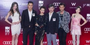 3月20日，本屆電影節開幕電影《單身男女》的主創人員瑞莎（左一）、吳彥祖（左二）、高圓圓（左三）、韋家輝（右三）、古天樂（右二）和賈曉晨出席電影節開幕式。