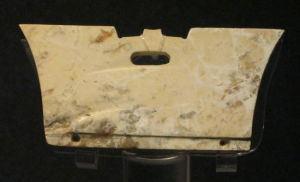 玉梳背上的切割痕