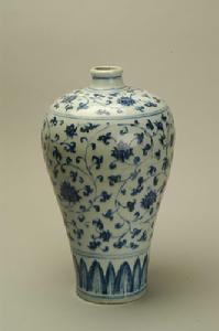 明青花纏枝蓮梅瓶 明青花纏枝蓮梅瓶