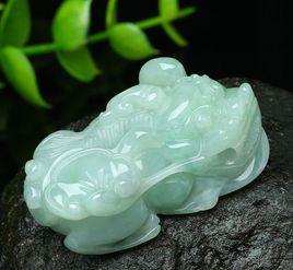 翠玉[石質玉級多晶集合體]