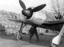 典型的 A-1 機頭，稍稍加大的槳轂蓋