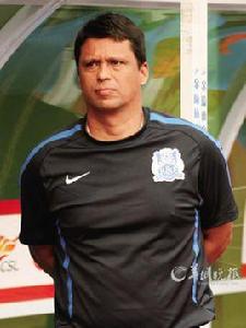 法里亞斯[卡利亞里隊球員]