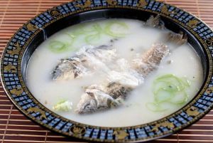 鯽魚蘿蔔湯 鯽魚蘿蔔湯