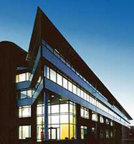 英國格連菲爾德大學