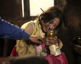 女模特岳辛假扮朝鮮難民炒作事件 女模特岳辛假扮朝鮮難民炒作事件