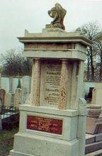 卡爾弗萊什的墓碑