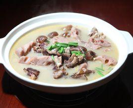 蓮藕燉臘豬蹄 蓮藕燉臘豬蹄