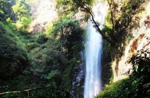 扎朵瀑布 扎朵瀑布