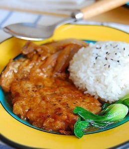 洋蔥豬排飯 洋蔥豬排飯