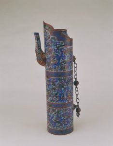 鏨胎琺瑯夔龍紋奶子壺 鏨胎琺瑯夔龍紋奶子壺