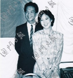 梁李少霞(右)與潘迪生