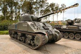 “螢火蟲”坦克 “螢火蟲”坦克