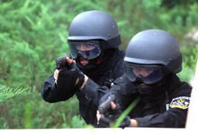 進行戰術訓練的藍劍隊員