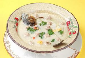 冬瓜熬鯽魚 冬瓜熬鯽魚