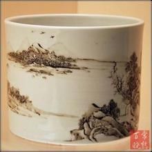 清雍正景德鎮窯墨彩山水圖筆筒 清雍正景德鎮窯墨彩山水圖筆筒