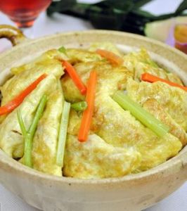 蛋角鯽魚煲 蛋角鯽魚煲