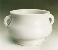 《明代德化窯白釉螭耳爐》