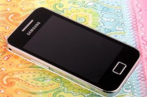 三星S5830黑色更顯大氣