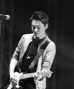 梁博[中國內地男唱作歌手]