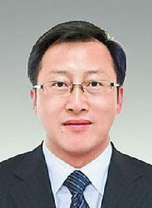 翟玉龍[鎮雄縣委書記]