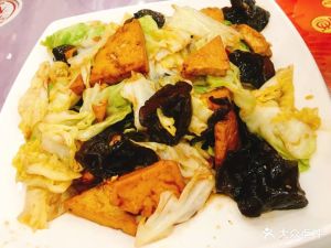 白菜木耳爆豆腐 白菜木耳爆豆腐