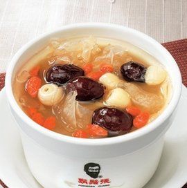 銀耳紅棗蓮子湯 銀耳紅棗蓮子湯