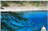 色彩斑斕的五彩池