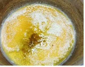 製作中的洗髮皂