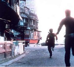 牡丹跑到蘇州河上的一座橋上，望著隨後跟來的馬達說，你敢騙我，我跳下去，信不信我變美人魚也會來找你的，馬達來不及阻止面前的牡丹，她已經縱身從橋上直跳了下去，隨後趕來的警察遍尋不到河水中牡丹的身影，馬達被判了幾年的牢獄。