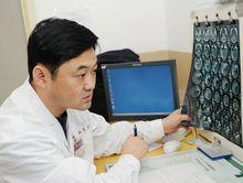 孫成彥教授在上海華山醫院門診