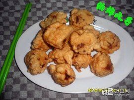 油炸丸子 油炸丸子