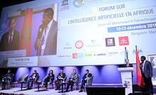 聯合國教科文組織大會主席佐賀&middot;阿勞瑞會見龍宇翔