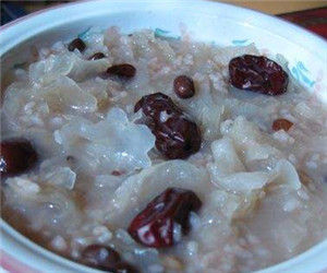 銀耳大棗粥 銀耳大棗粥