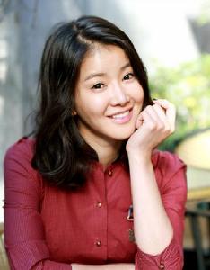 李詩英加盟韓版《惡作劇之吻》 飾演完美女性