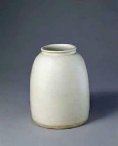 白釉罐