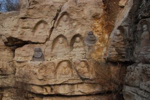 青峰山摩崖造像 青峰山摩崖造像
