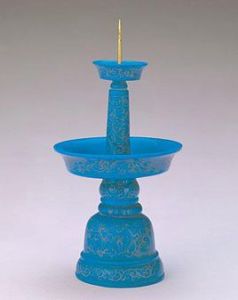 清乾隆藍玻璃戧金花卉紋蠟台 清乾隆藍玻璃戧金花卉紋蠟台