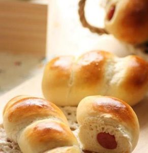 台式香腸麵包卷 台式香腸麵包卷