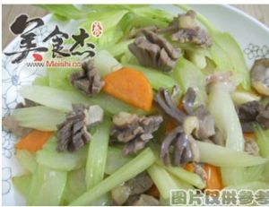 芹菜炒雞肫 芹菜炒雞肫