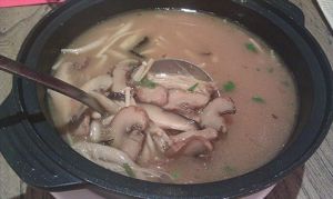 砂鍋口蘑魚肚 砂鍋口蘑魚肚