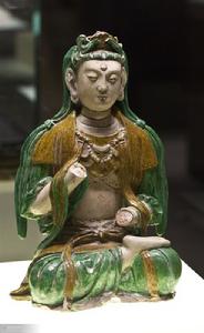 龍泉務窯三彩菩薩像 龍泉務窯三彩菩薩像