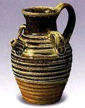 唐青釉弦紋執壺