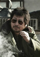 綿正鶴演員 金允石