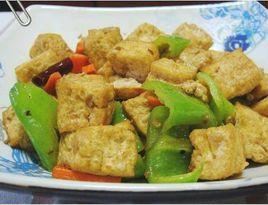 青椒豆腐泡 青椒豆腐泡