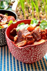 牛肋排燒土豆 牛肋排燒土豆