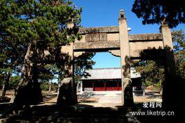 喀喇沁右翼蒙古王陵 喀喇沁右翼蒙古王陵