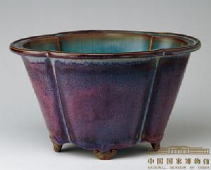 鈞窯玫瑰紫釉海棠式花盆 鈞窯玫瑰紫釉海棠式花盆